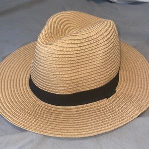 BEACH HAT